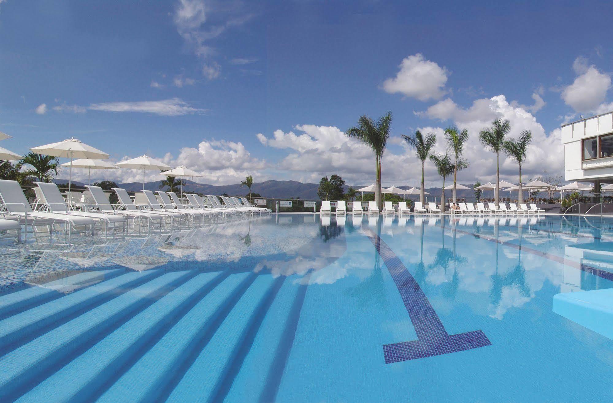 Hotel Club Campestre De Bucaramanga à Floridablanca Extérieur photo